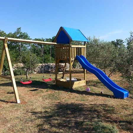 Holiday Home Hrast Debeljak المظهر الخارجي الصورة