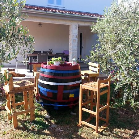 Holiday Home Hrast Debeljak المظهر الخارجي الصورة